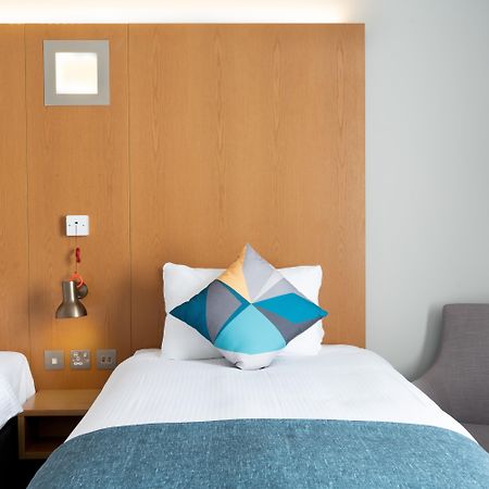Holiday Inn London Luton Airport By Ihg Dış mekan fotoğraf