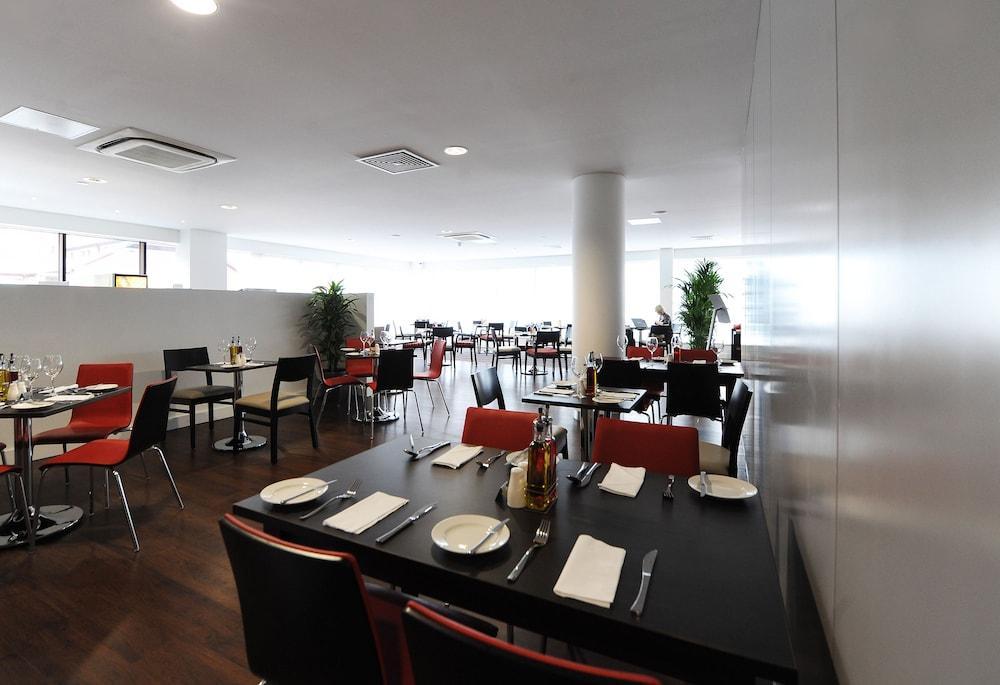 Holiday Inn London Luton Airport By Ihg Dış mekan fotoğraf
