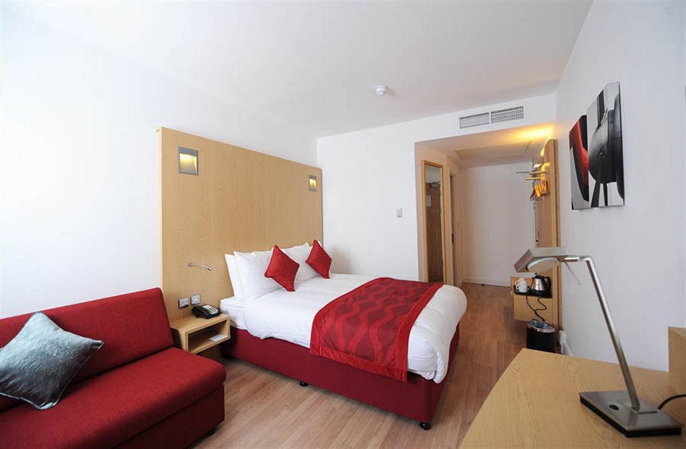 Holiday Inn London Luton Airport By Ihg Dış mekan fotoğraf