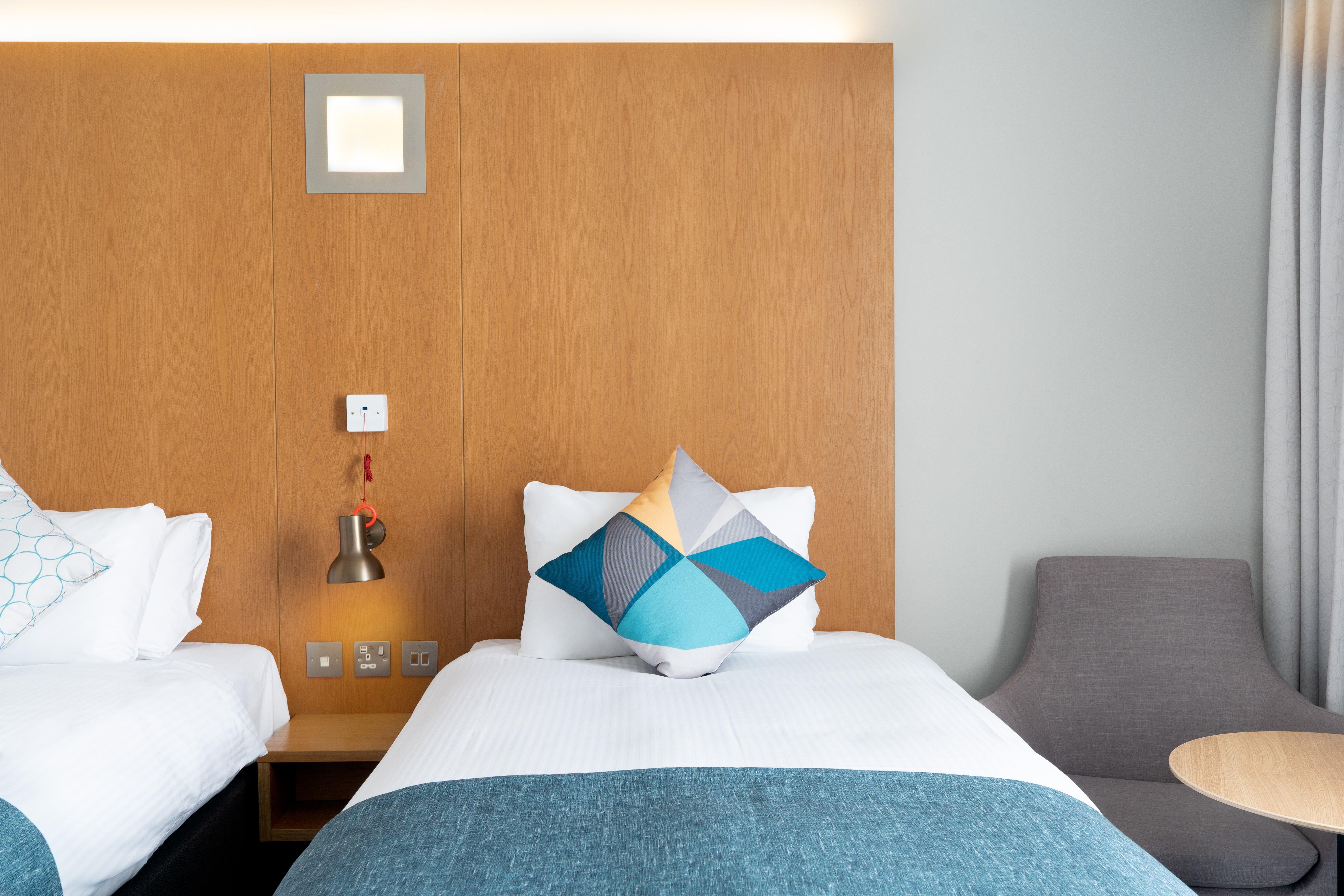 Holiday Inn London Luton Airport By Ihg Dış mekan fotoğraf