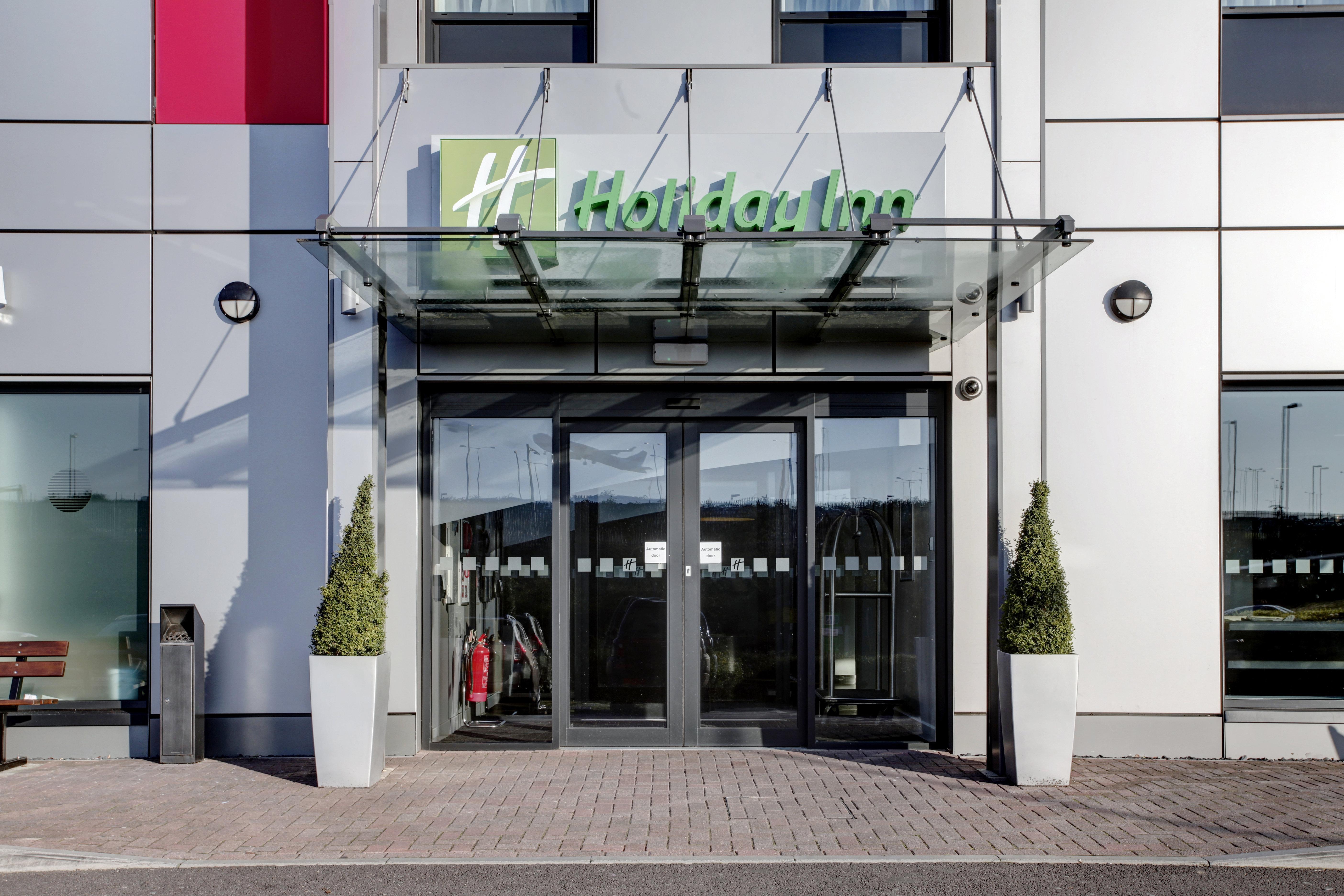 Holiday Inn London Luton Airport By Ihg Dış mekan fotoğraf