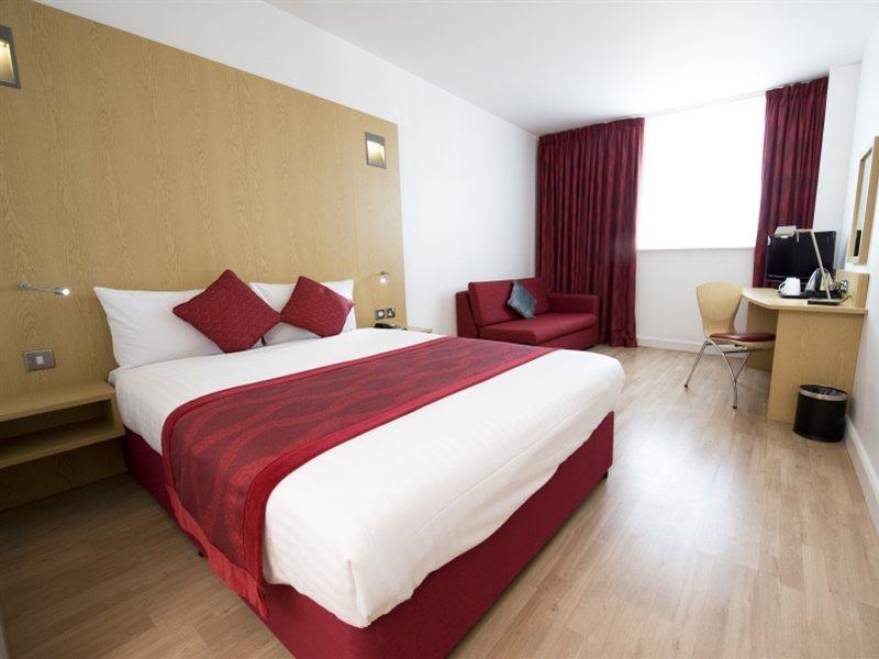 Holiday Inn London Luton Airport By Ihg Dış mekan fotoğraf