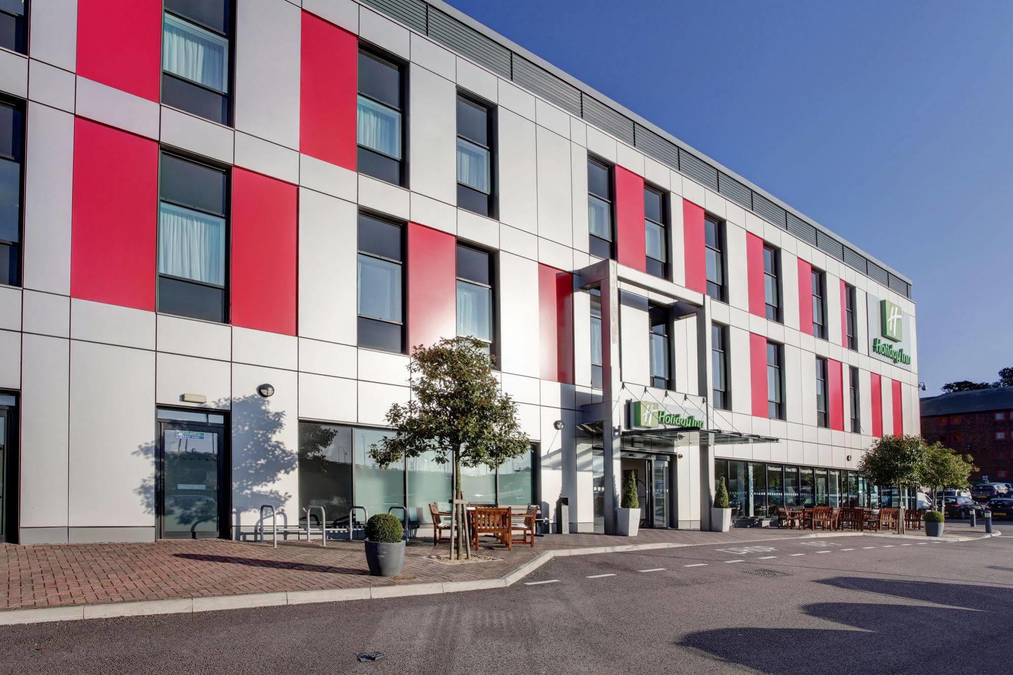 Holiday Inn London Luton Airport By Ihg Dış mekan fotoğraf